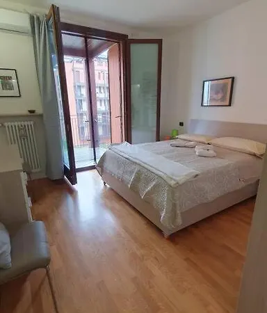 B&B Near The Old Town And City Center Of Ferrara - Private Parking Spot On The River - Amazing View