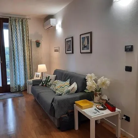 B&B Near The Old Town And City Center Of Ferrara - Private Parking Spot On The River - Amazing View Apartment