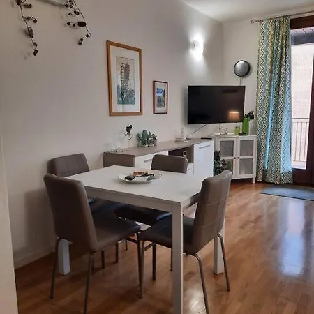 B&B Near The Old Town And City Center Of Ferrara - Private Parking Spot On The River - Amazing View Apartment