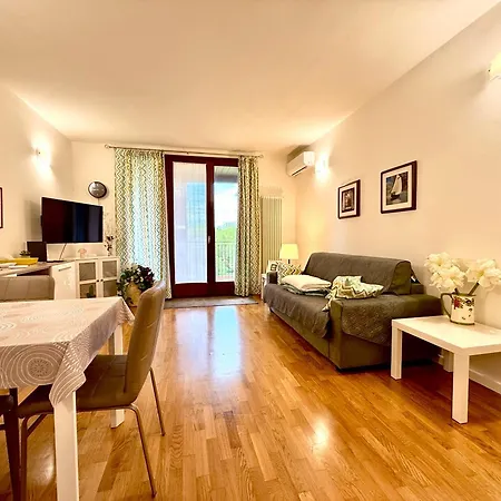 B&B Near The Old Town And City Center Of Ferrara - Private Parking Spot On The River - Amazing View *