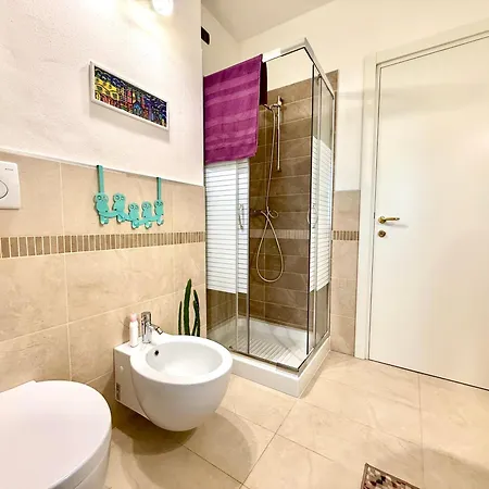B&B Near The Old Town And City Center Of Ferrara - Private Parking Spot On The River - Amazing View Apartment *